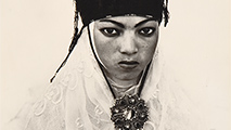 Marc Garanger, Femme Algerienne, 1960. Raccolta della fotografia, Galleria civica di Modena