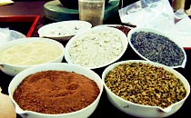 Prodotti vari per il restauro pittorico-Autore Liviana Banzi-Archivio Agenzia Informazione e Ufficio stampa della Giunta-Regione Emilia-Romagna