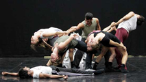 Alice nel paese delle meraviglie di Aterballetto