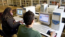 Studenti in biblioteca: Fonte Archivio fotografico Regione Emilia-Romagna