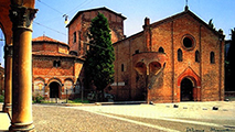 Piazza Santo Stefano con il complesso delle sette chiese
