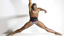 Un ballerino del Complexions Contemporary Ballet