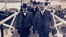 Il presidente Alcorta e l'ingegnere Jacobacci il 20 marzo 1910 al molo di S. Antonio prima di imbarcarsi sul treno per Valcheta