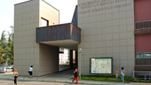Ingresso della Facolt&agrave; di Medicina e Chirurgia - www.unimore.it