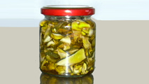 Un vasetto di verdure sott'olio