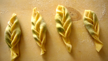 I tipici tortelli con la coda piacentini