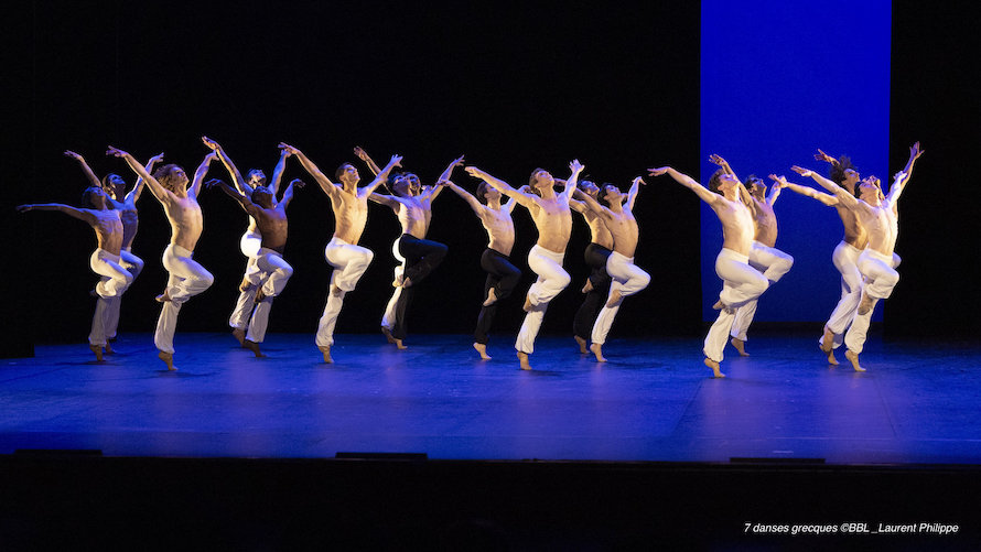 Béjart Ballet Lausanne In 7 Danses Grecques Di Maurice Béjart Foto Di Laurent Philippe