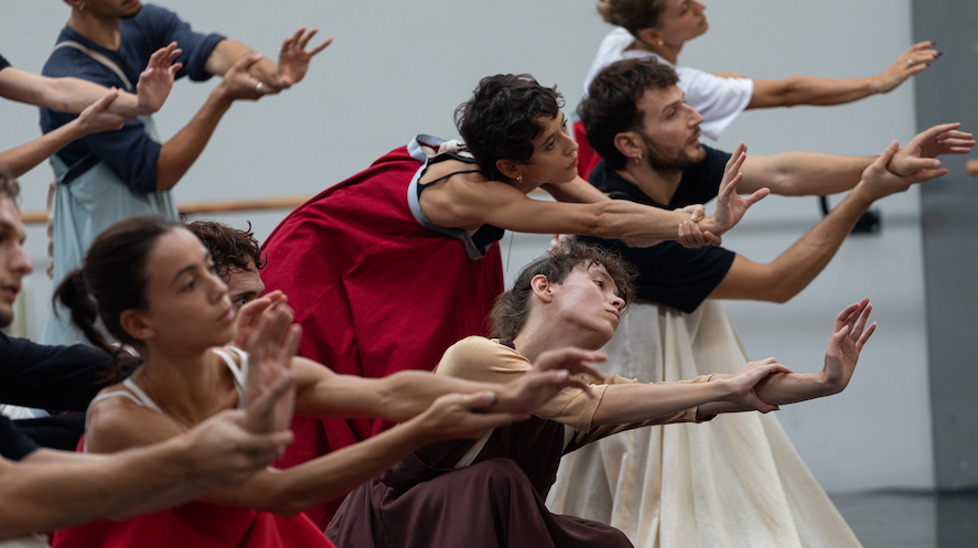 Aterballetto In Prova Con Marcos Morau Per La Nuova Creazione Ceneri Foto Di Alice Vacondio (1)