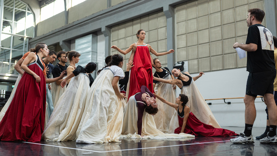 Aterballetto In Prova Con Marcos Morau Per La Nuova Creazione Ceneri Foto Di Alice Vacondio (3)